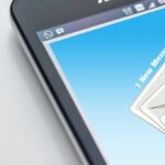 Un documento digitale unito alla mail: come inserire un allegato?